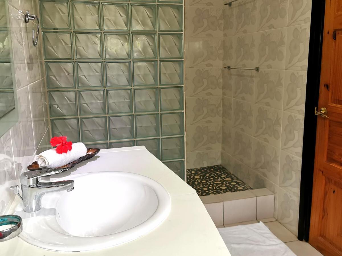 Chez Marva Grande Villa Coco 3 A 12 Personnes La Digue Bagian luar foto