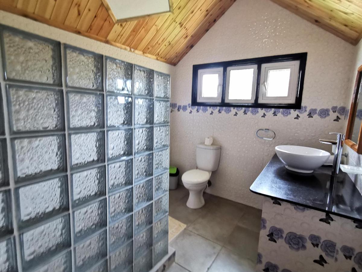 Chez Marva Grande Villa Coco 3 A 12 Personnes La Digue Bagian luar foto